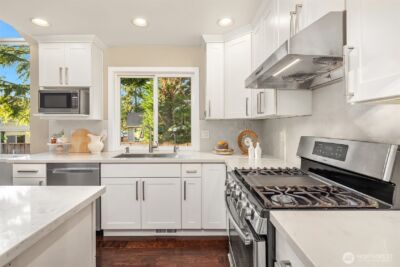 2462 238th Place NE, Sammamish, WA 98074 - Photo 13