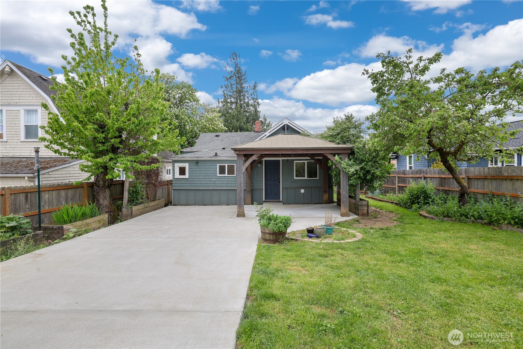 1241 S State Street , Tacoma, WA 98405