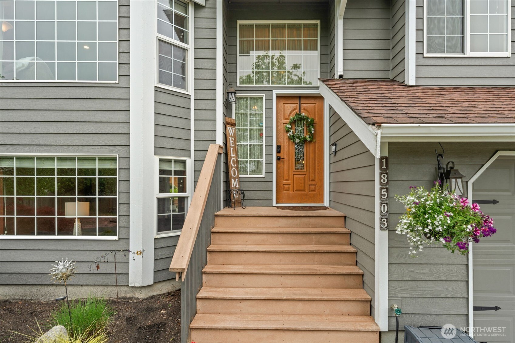 18503 71st Avenue Ct E, Puyallup, WA 98375-2355