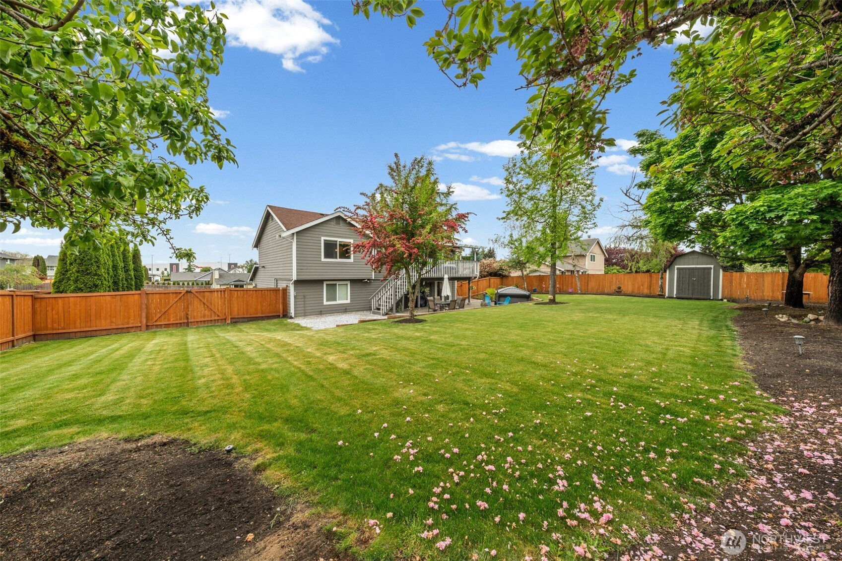 18503 71st Avenue Ct E, Puyallup, WA 98375-2355