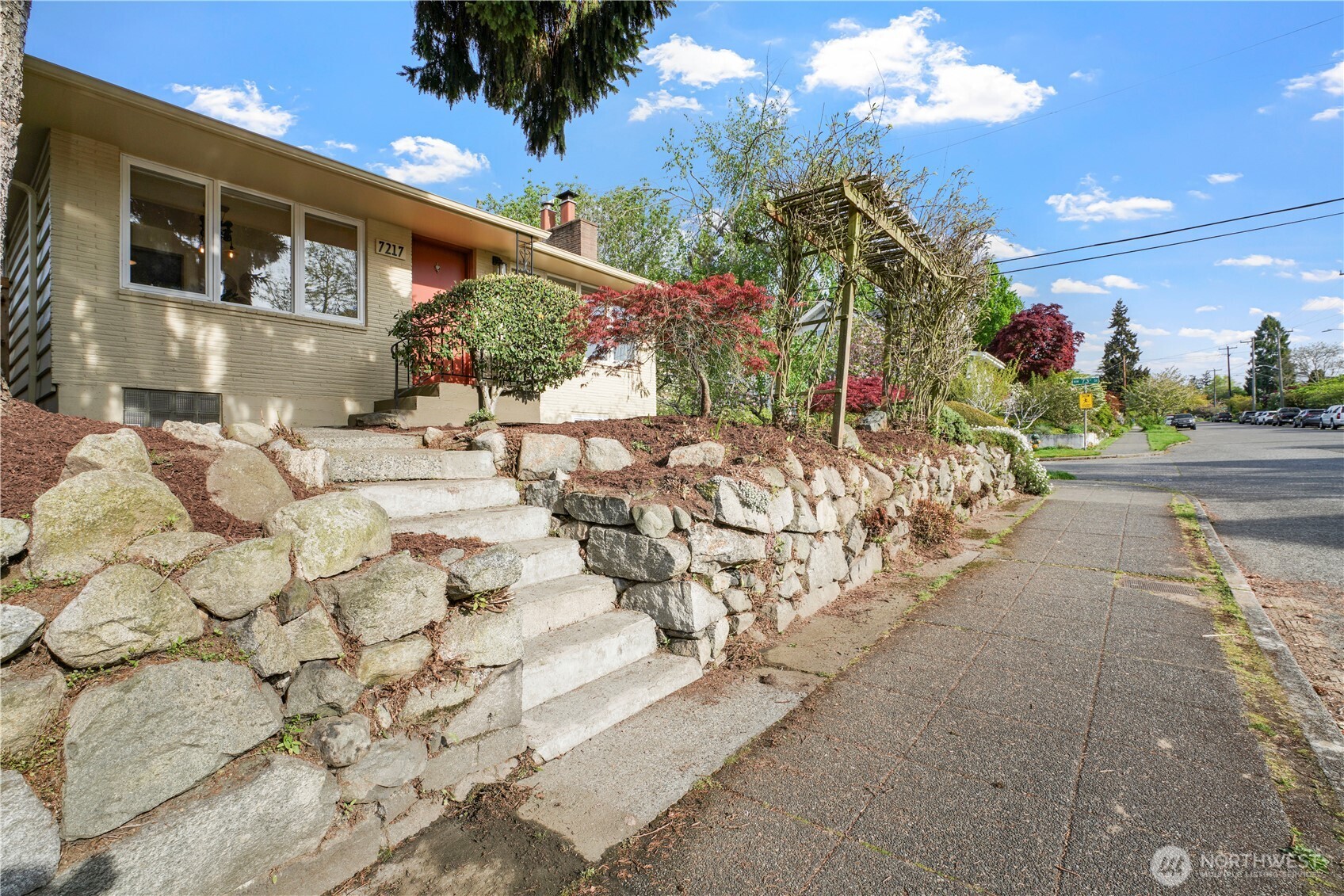 7217 28th Avenue NW, Seattle, WA 98117