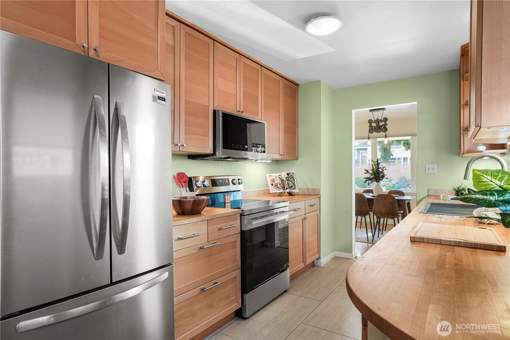 7217 28th Avenue NW, Seattle, WA 98117