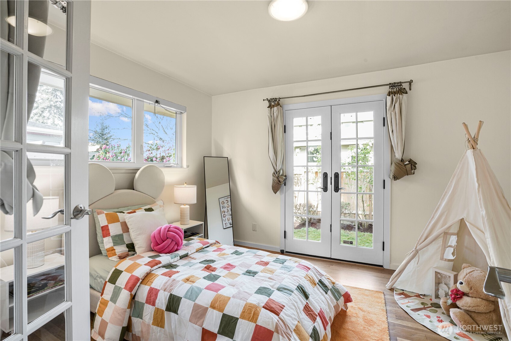 7217 28th Avenue NW, Seattle, WA 98117
