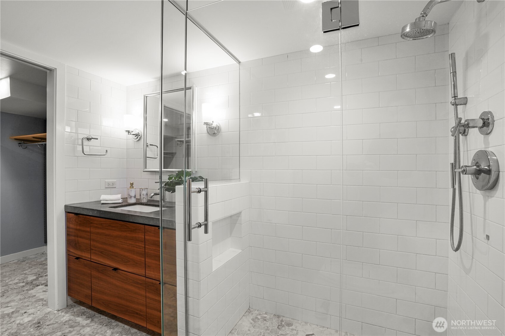 7217 28th Avenue NW, Seattle, WA 98117