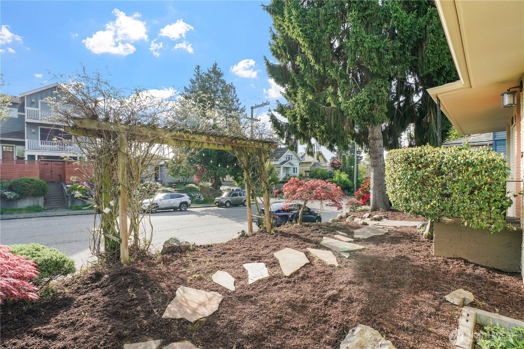 7217 28th Avenue NW, Seattle, WA 98117