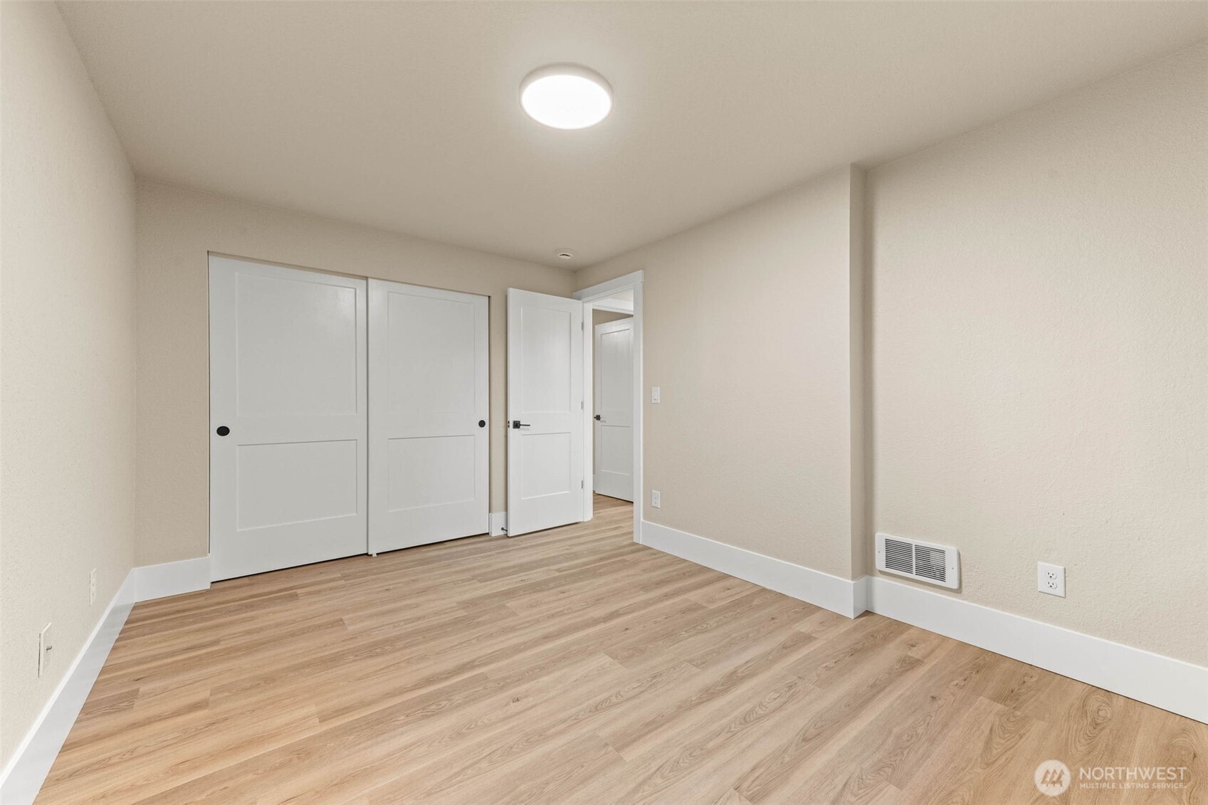 136 Rainier Acres Road SE, Rainier, WA 98576
