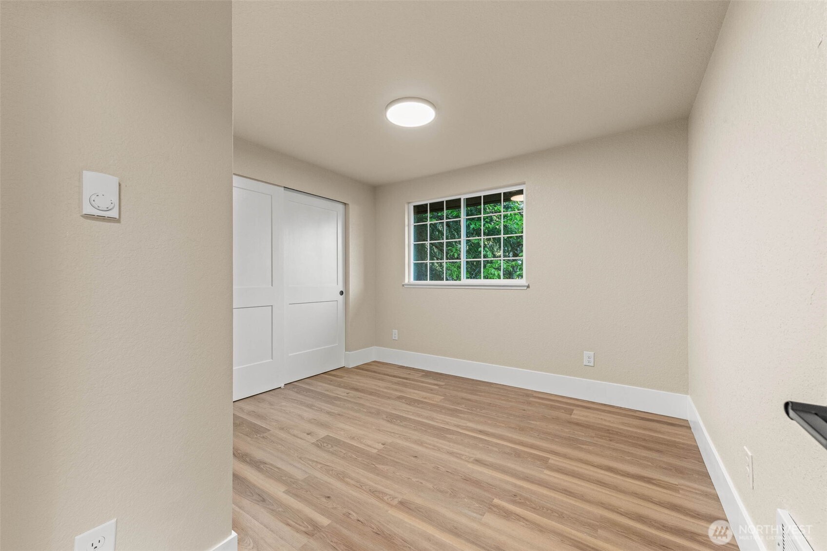 136 Rainier Acres Road SE, Rainier, WA 98576