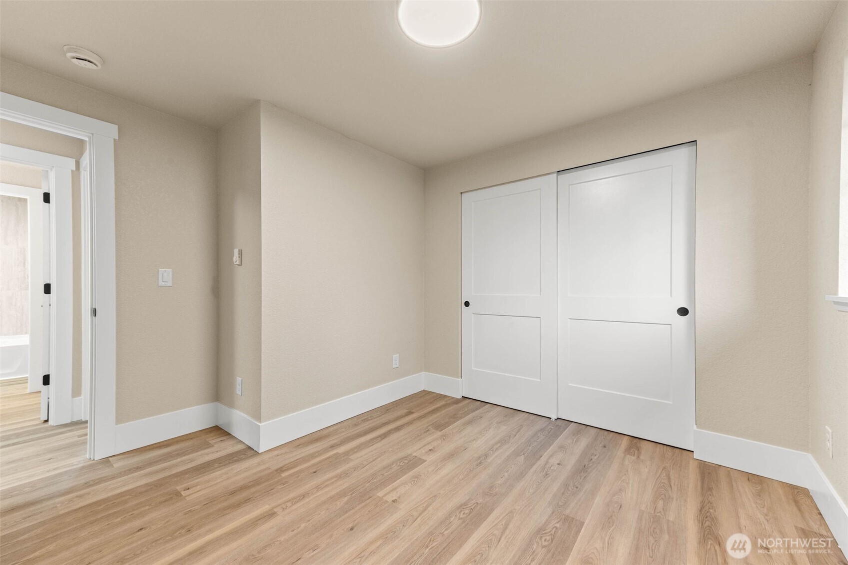 136 Rainier Acres Road SE, Rainier, WA 98576