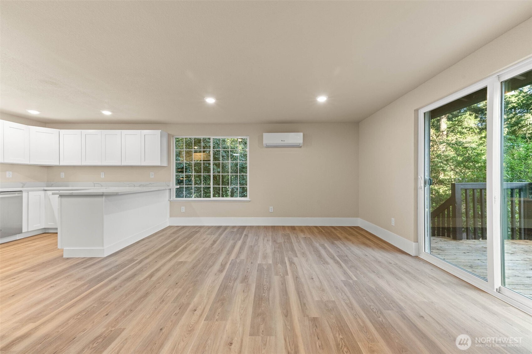 136 Rainier Acres Road SE, Rainier, WA 98576