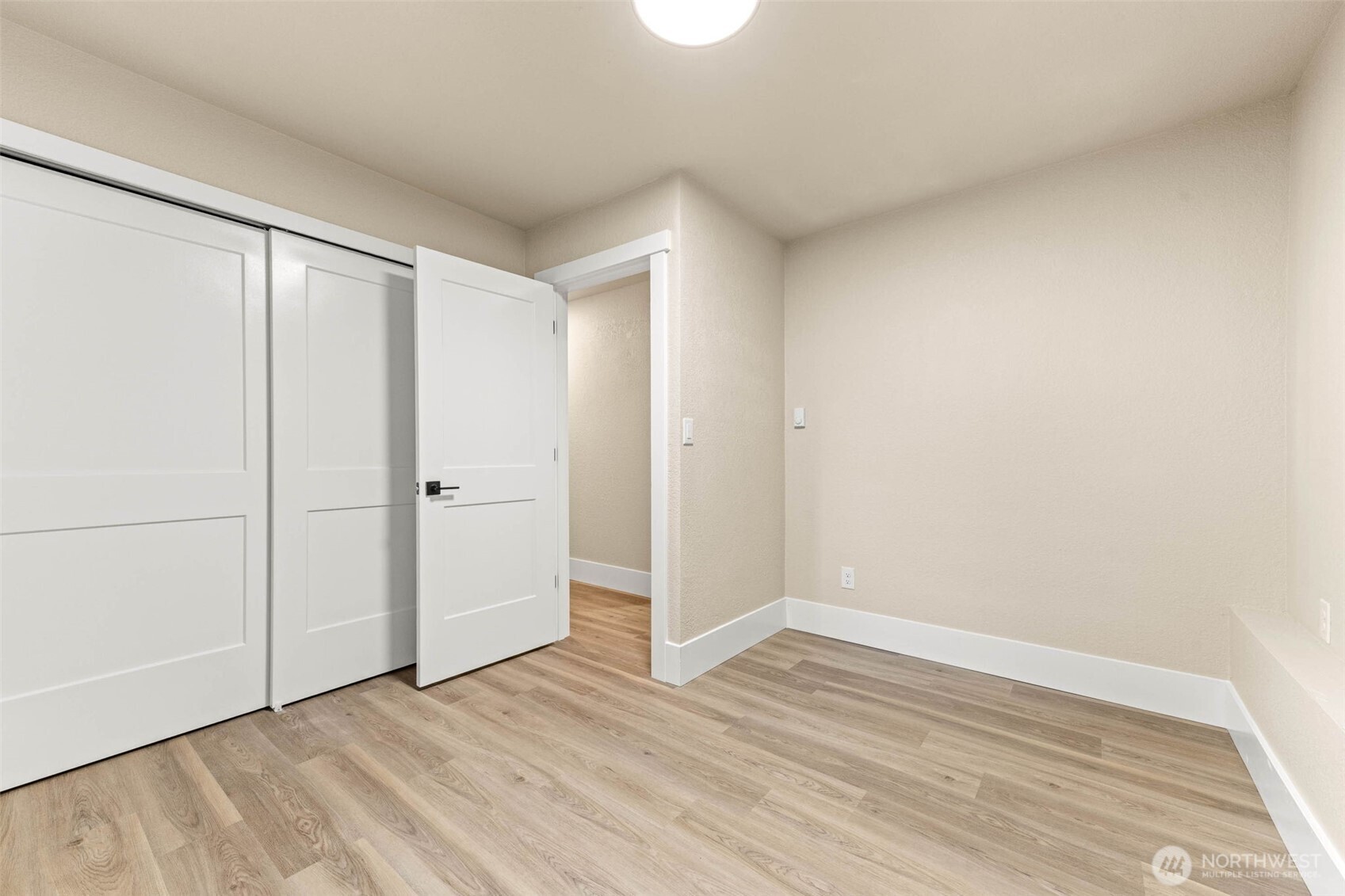 136 Rainier Acres Road SE, Rainier, WA 98576