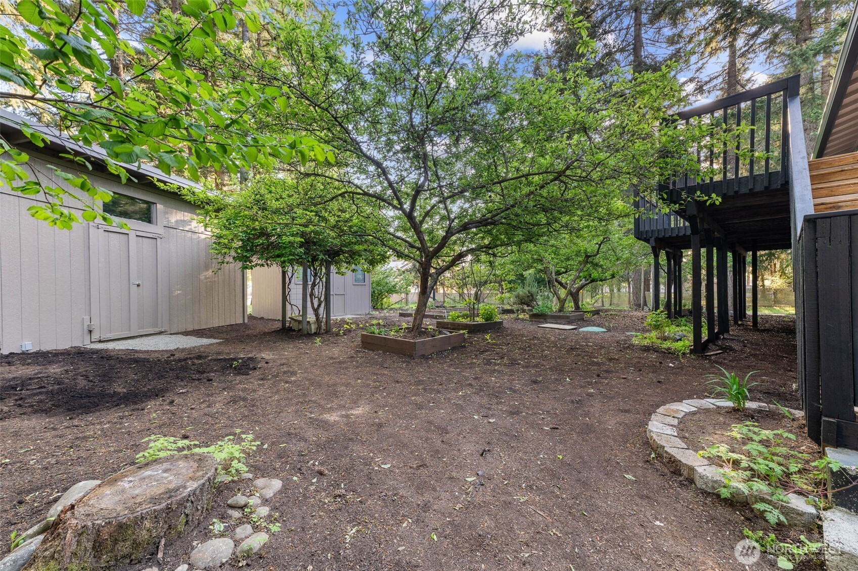 136 Rainier Acres Road SE, Rainier, WA 98576