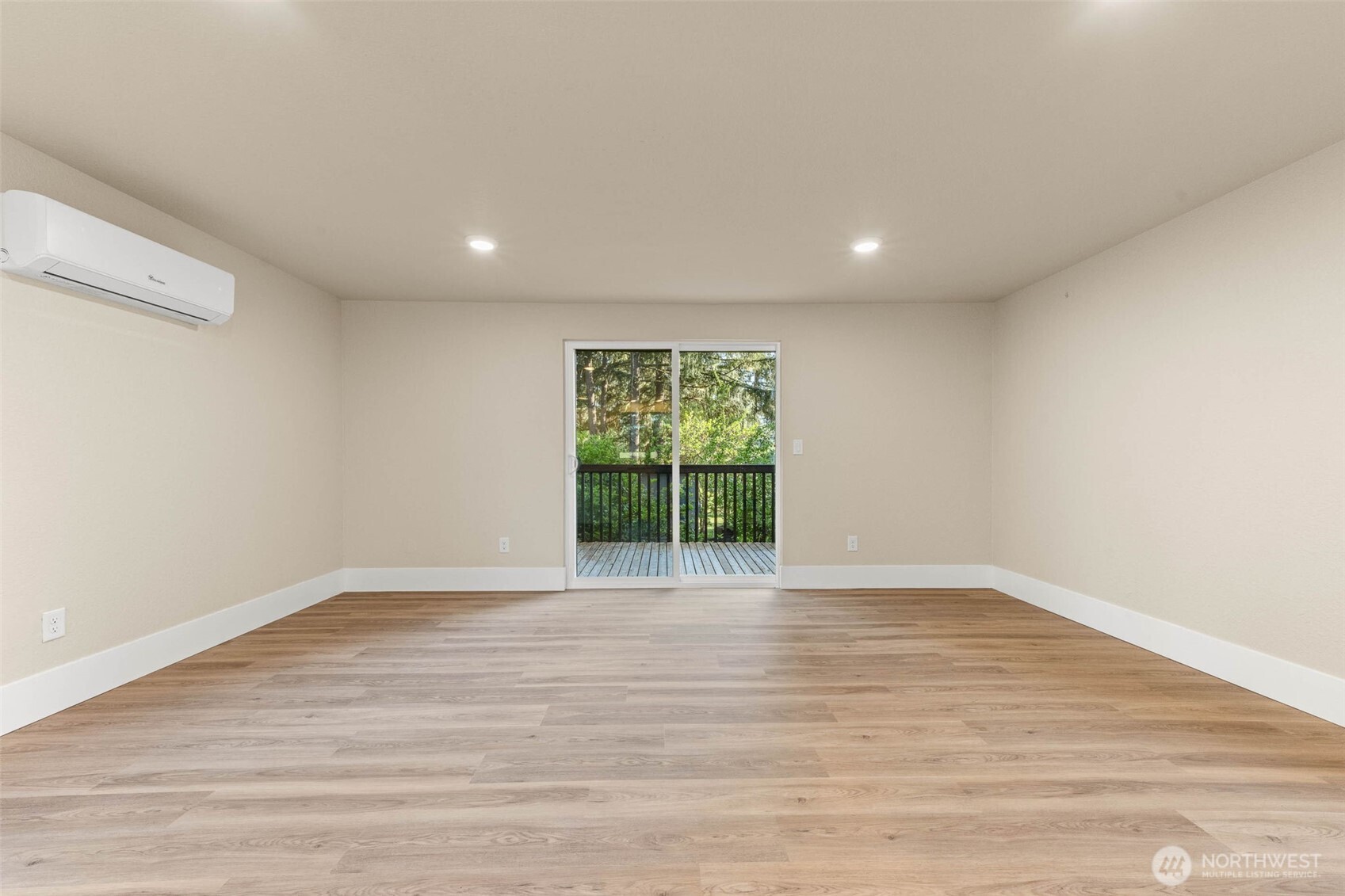 136 Rainier Acres Road SE, Rainier, WA 98576