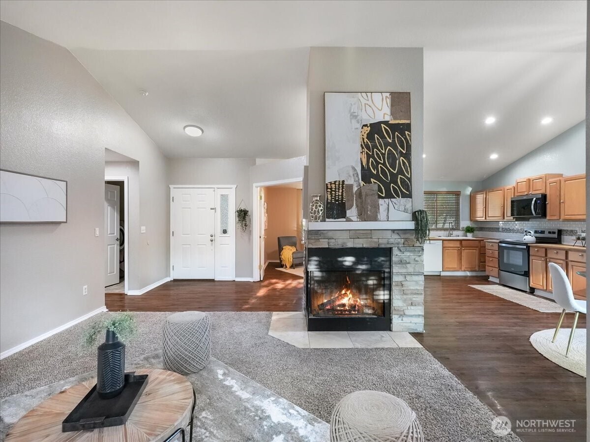 28123 230 Avenue SE, Maple Valley, WA 98038
