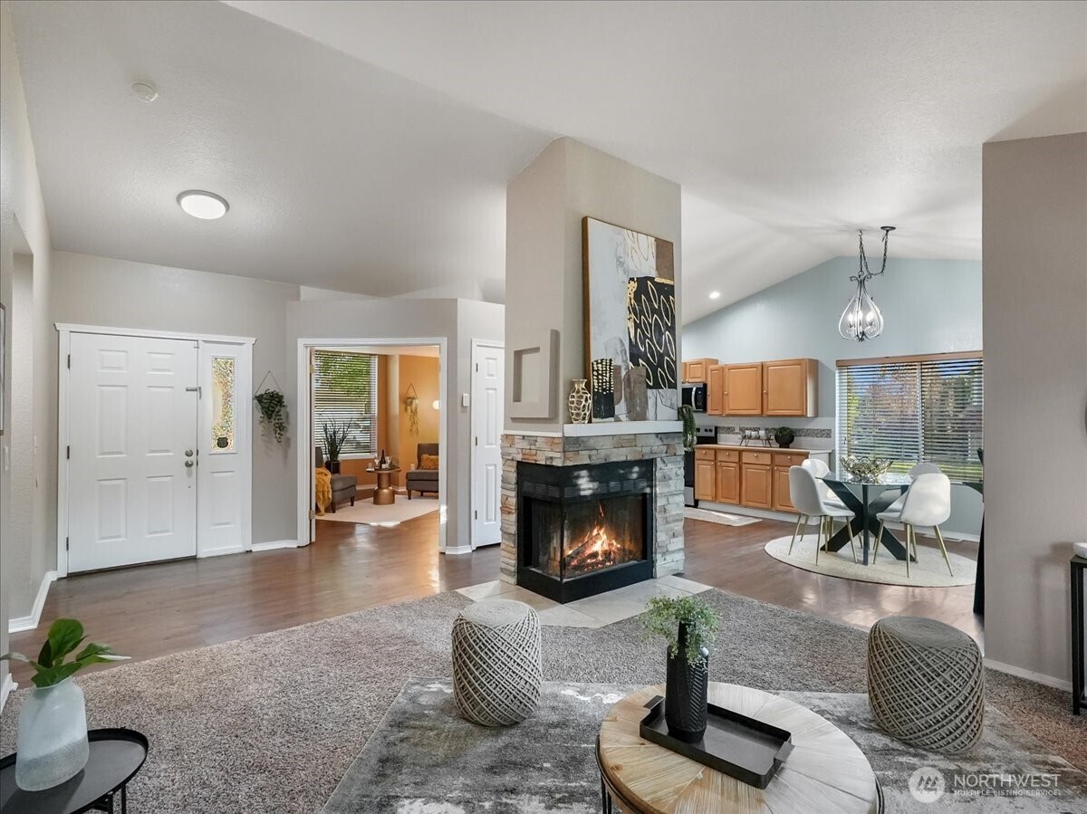 28123 230 Avenue SE, Maple Valley, WA 98038
