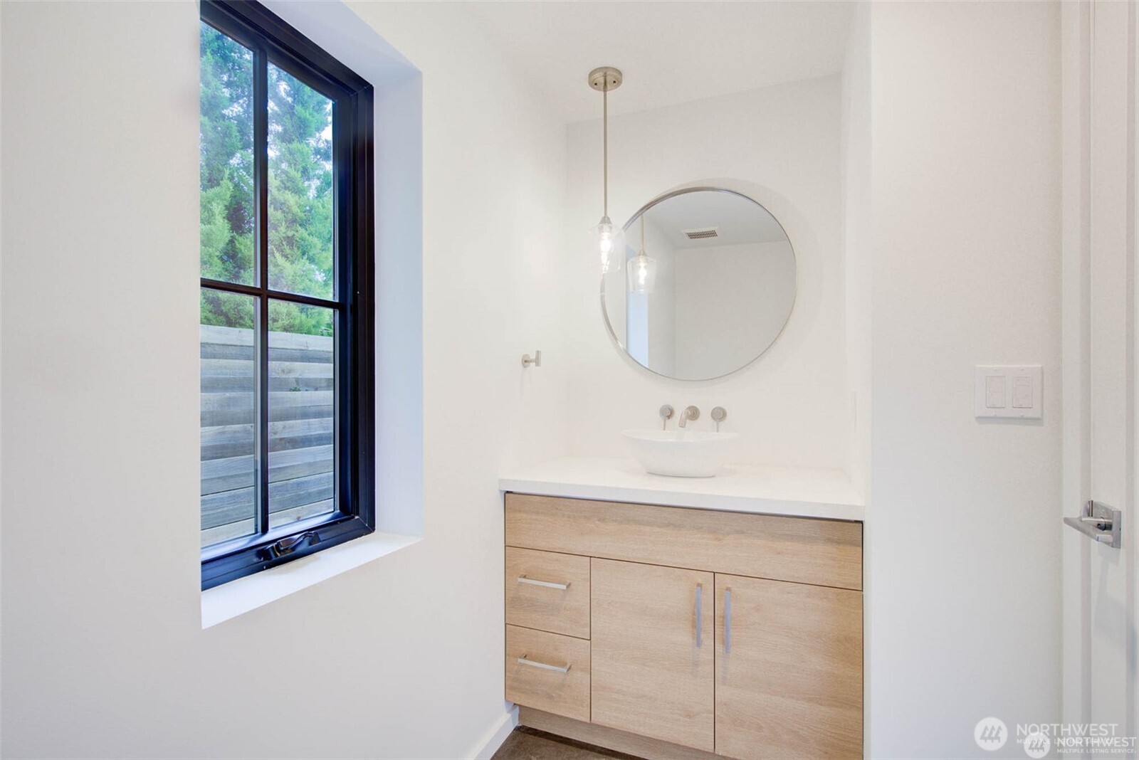 4608 NE 47th Street , Seattle, WA 98105