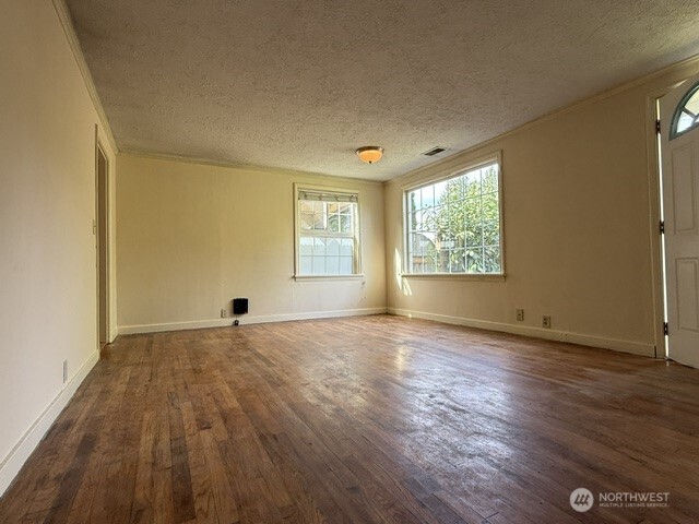 12018 Sand Point Way NE, Seattle, WA 98125