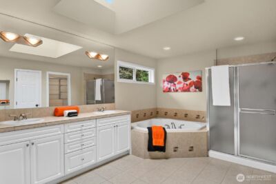 323 239th CT SE , Sammamish, WA 98074 - Photo 28