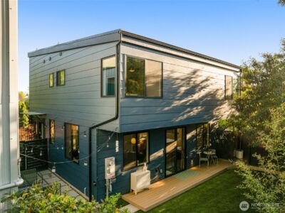 4321 S Holly Street , Seattle, WA 98118