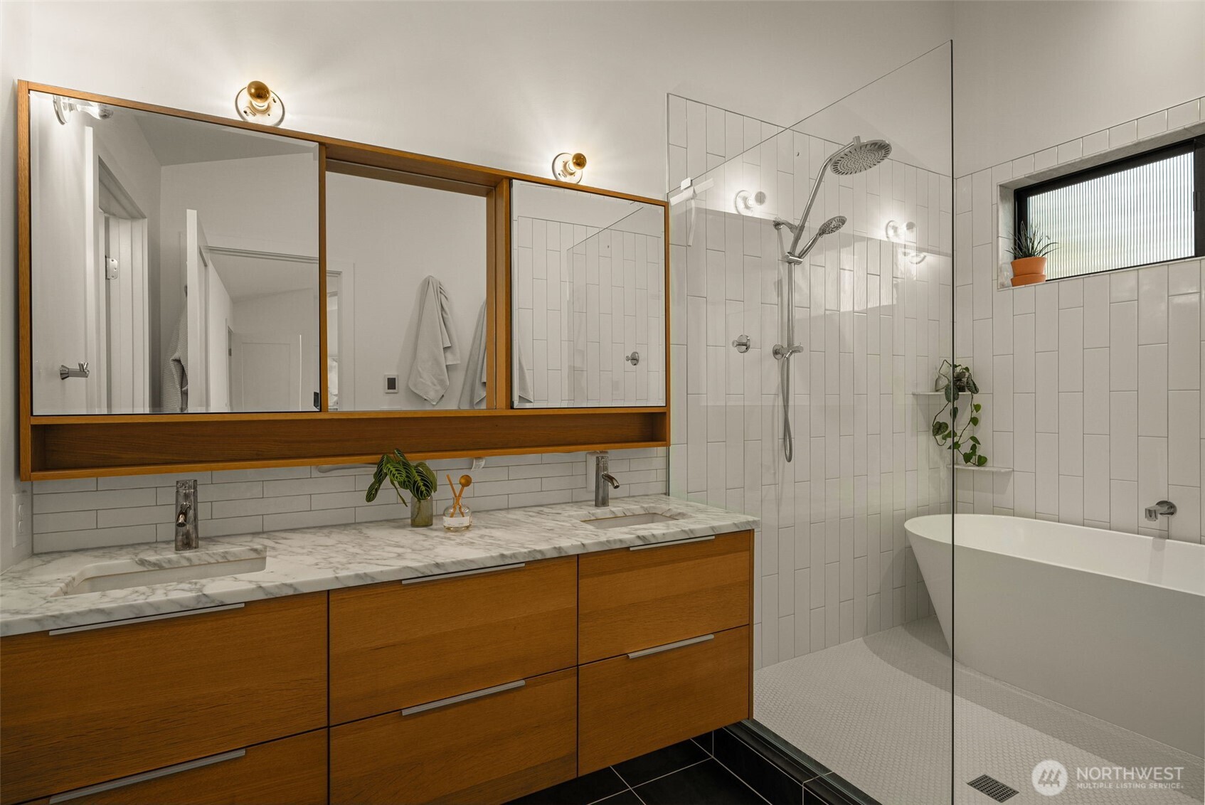 4321 S Holly Street , Seattle, WA 98118