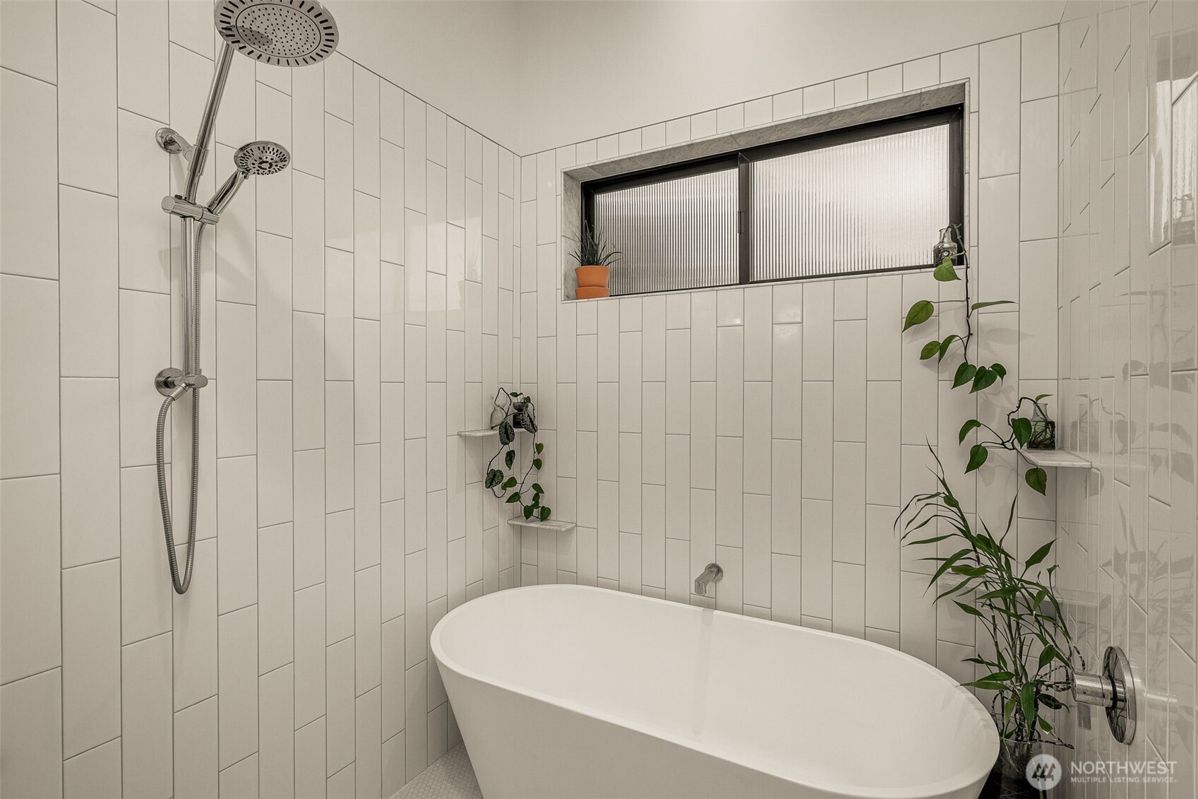 4321 S Holly Street , Seattle, WA 98118