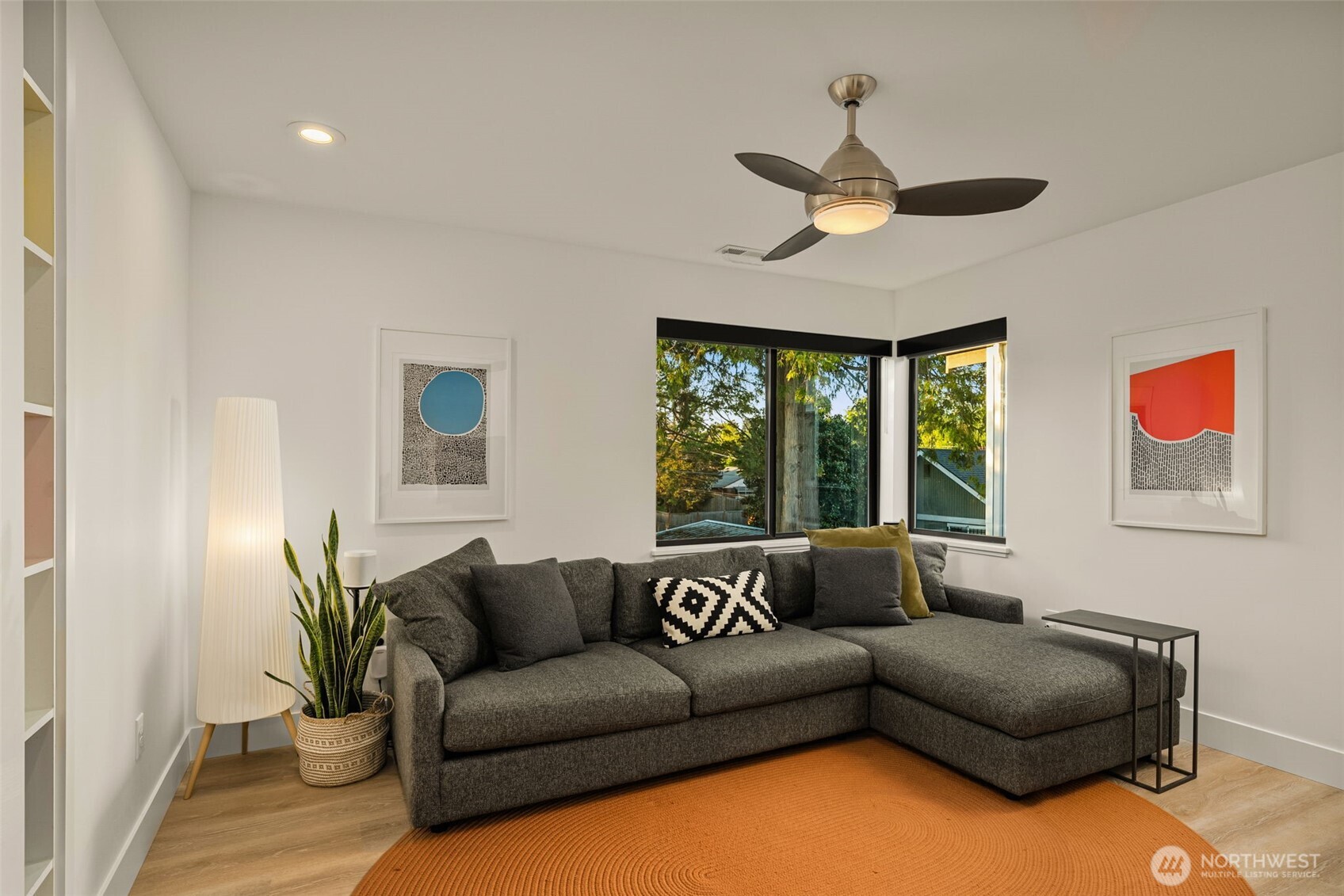 4321 S Holly Street , Seattle, WA 98118