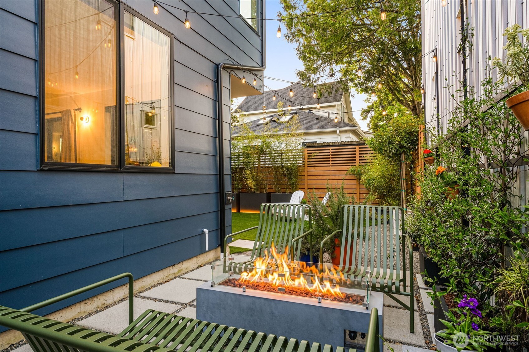 4321 S Holly Street , Seattle, WA 98118
