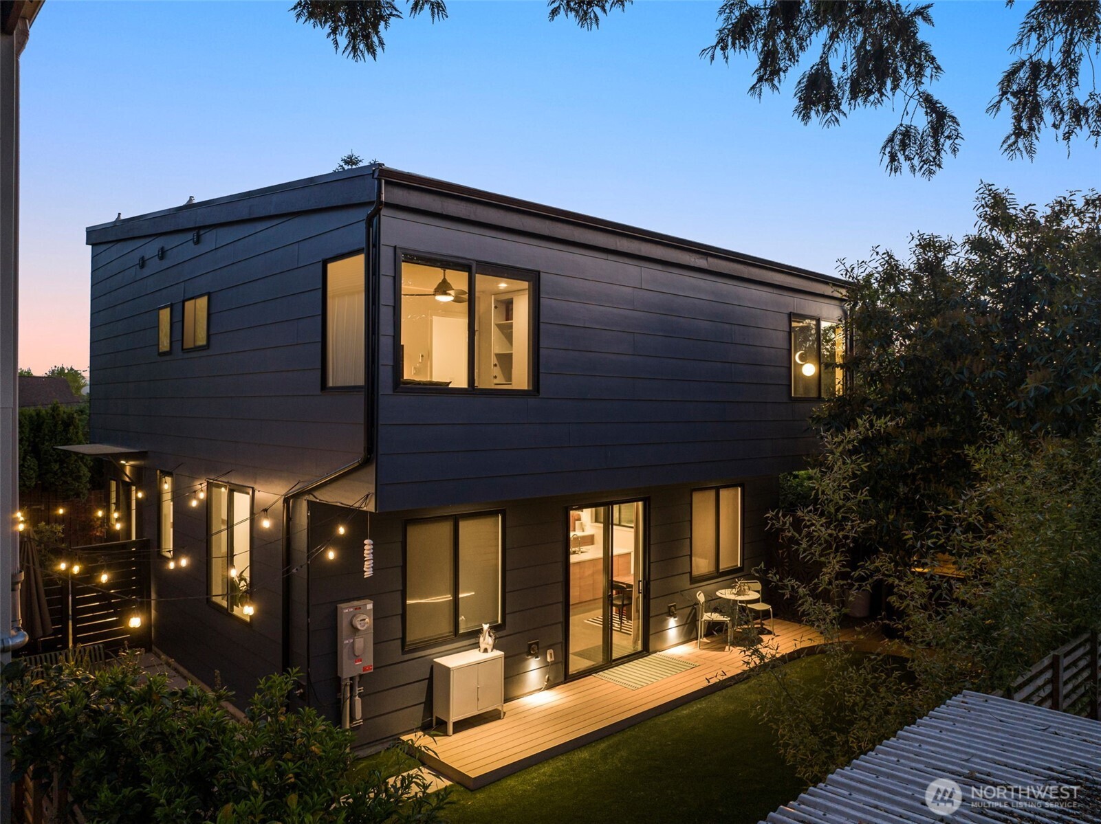 4321 S Holly Street , Seattle, WA 98118