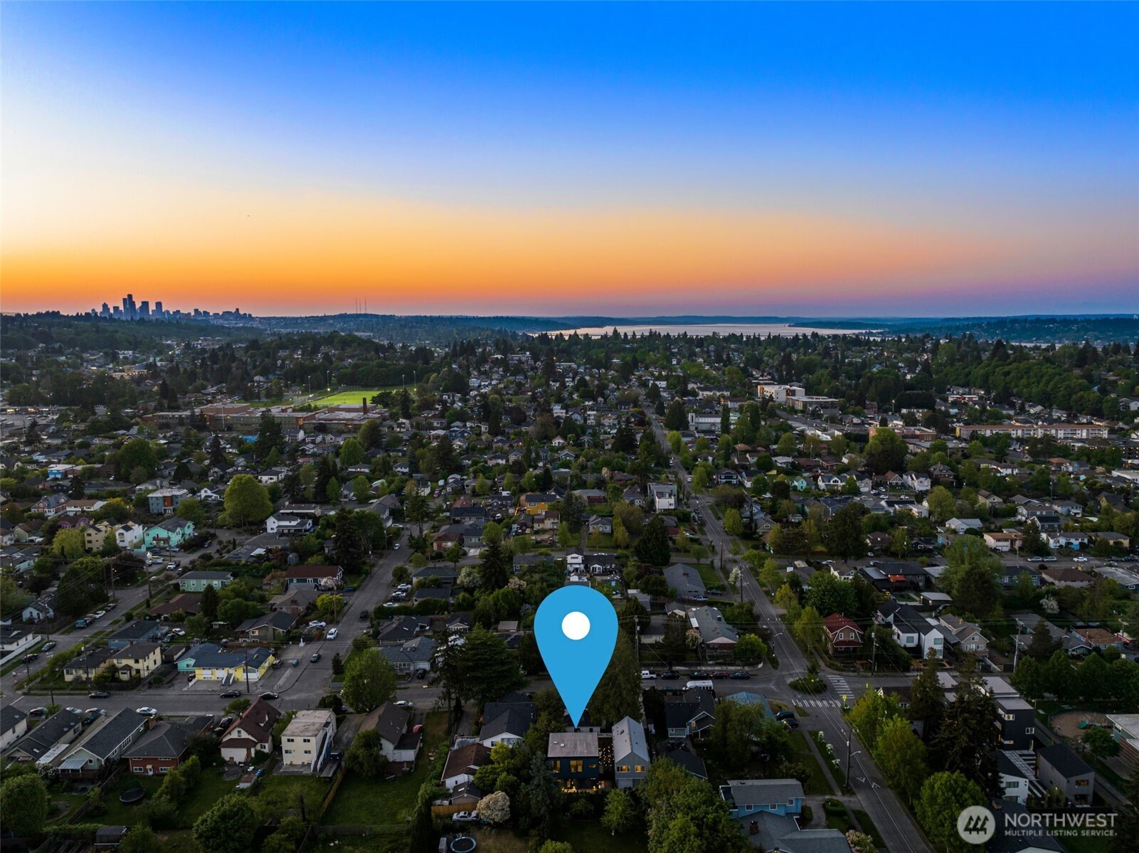 4321 S Holly Street , Seattle, WA 98118
