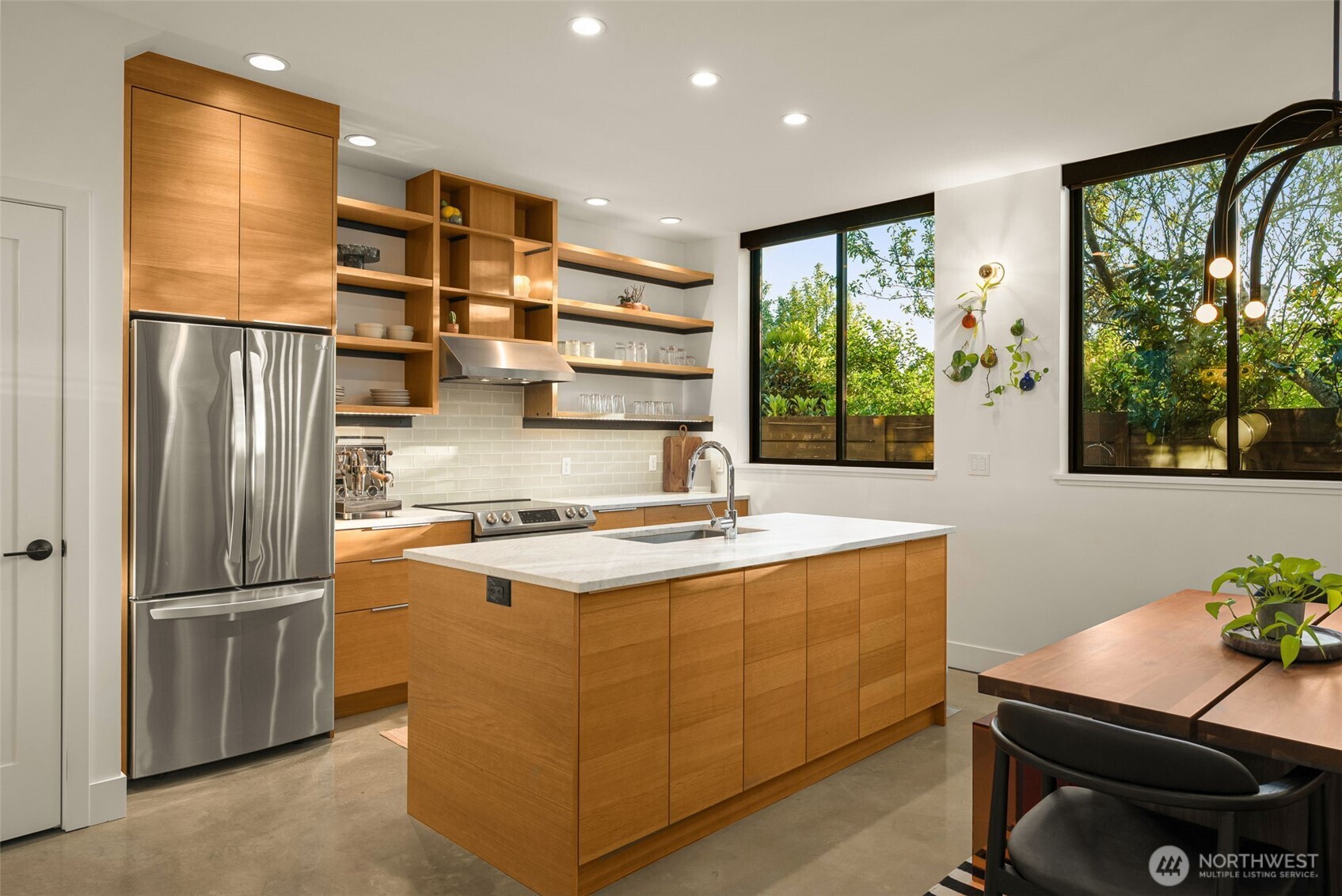 4321 S Holly Street , Seattle, WA 98118