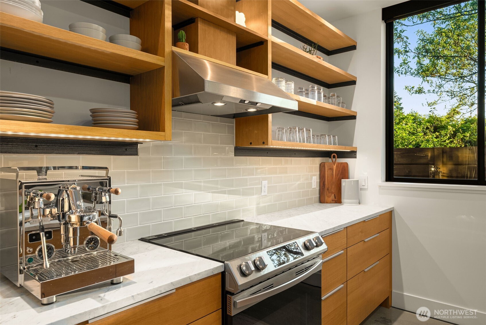 4321 S Holly Street , Seattle, WA 98118