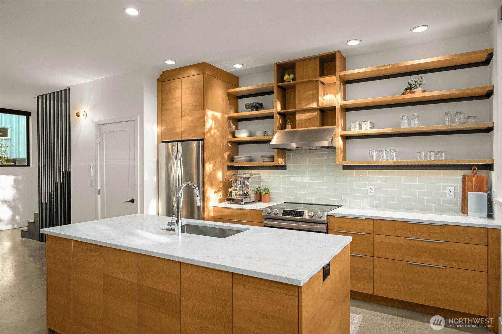 4321 S Holly Street , Seattle, WA 98118