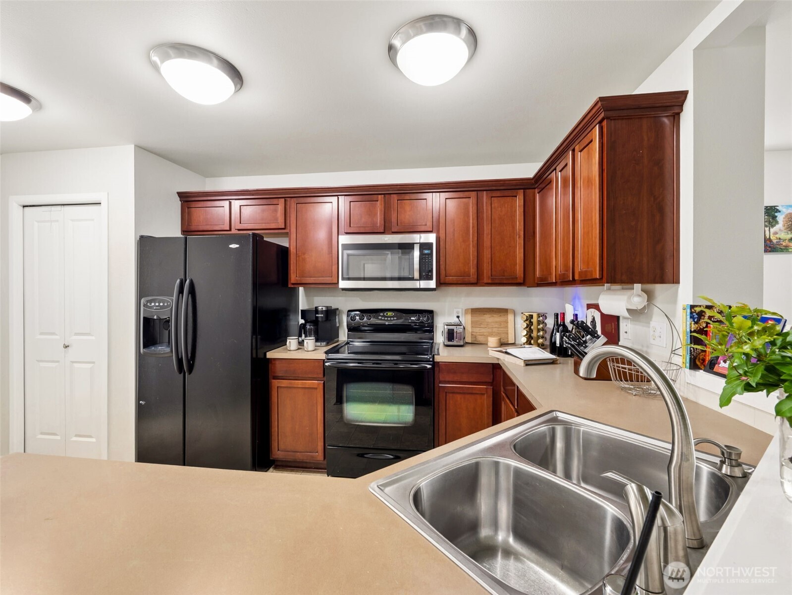 5879 Pennsylvania Street SE, Lacey, WA 98513