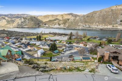 525 W Marine View Dr , Orondo, WA 98843
