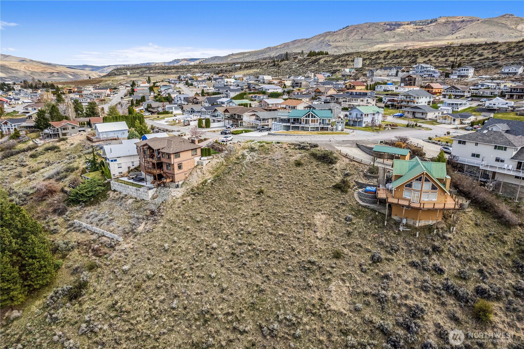 525 W Marine View Dr , Orondo, WA 98843