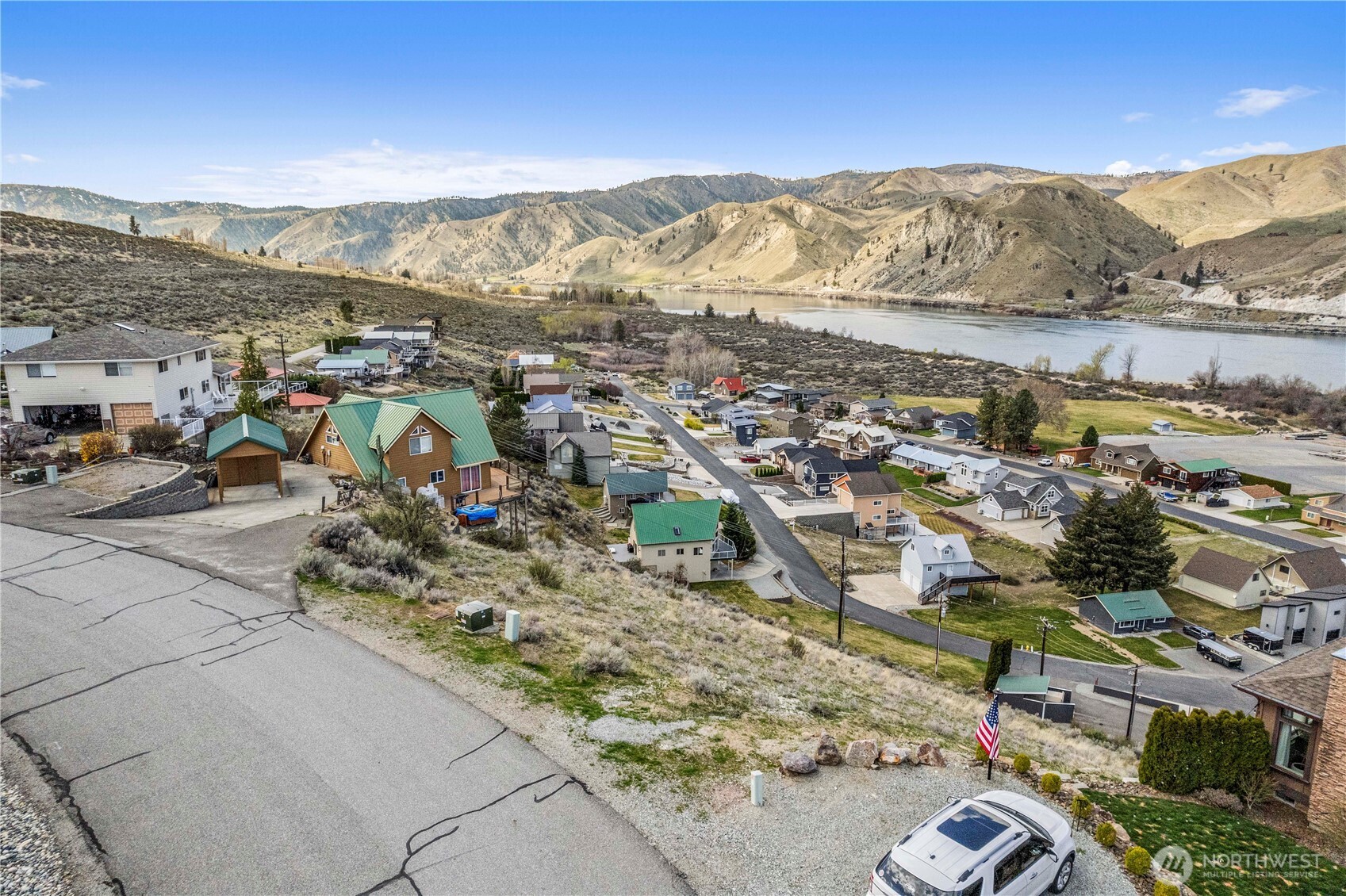 525 W Marine View Dr , Orondo, WA 98843