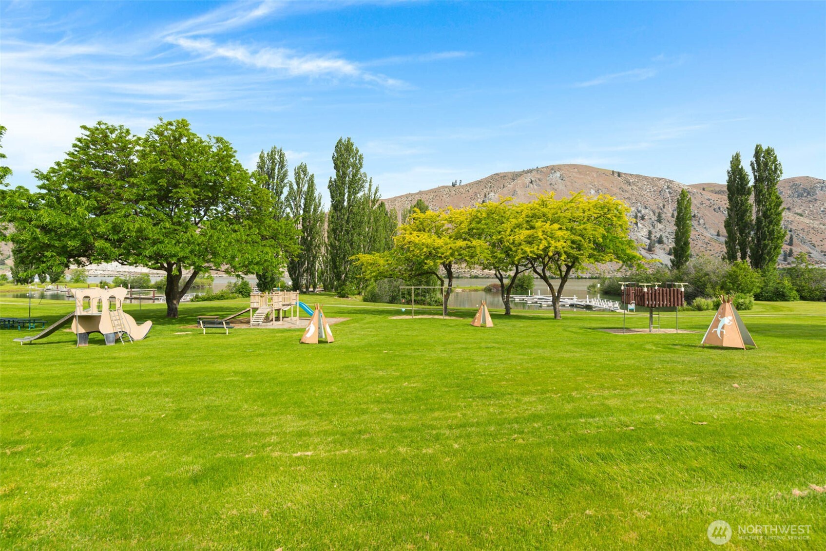 525 W Marine View Dr , Orondo, WA 98843