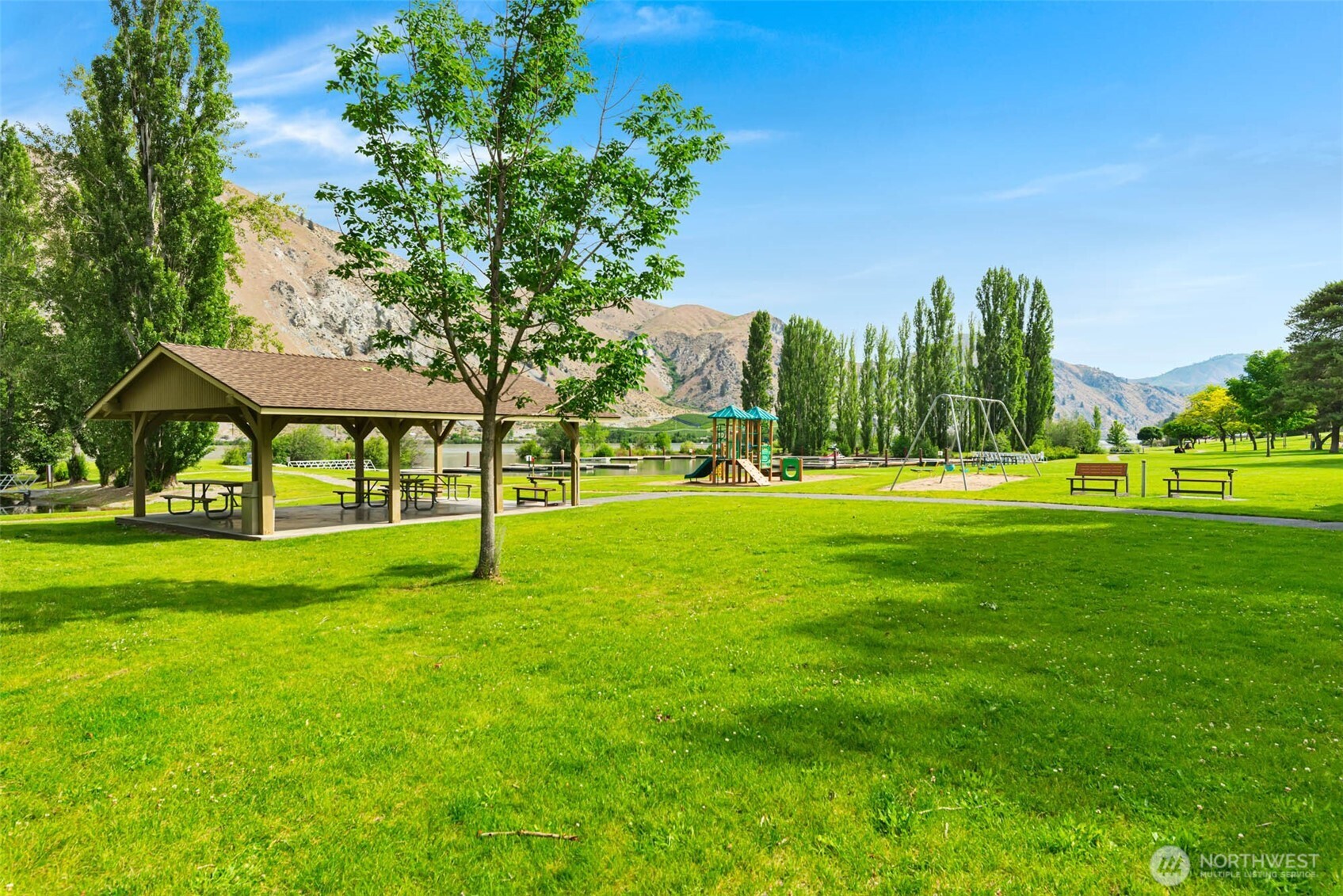 525 W Marine View Dr , Orondo, WA 98843