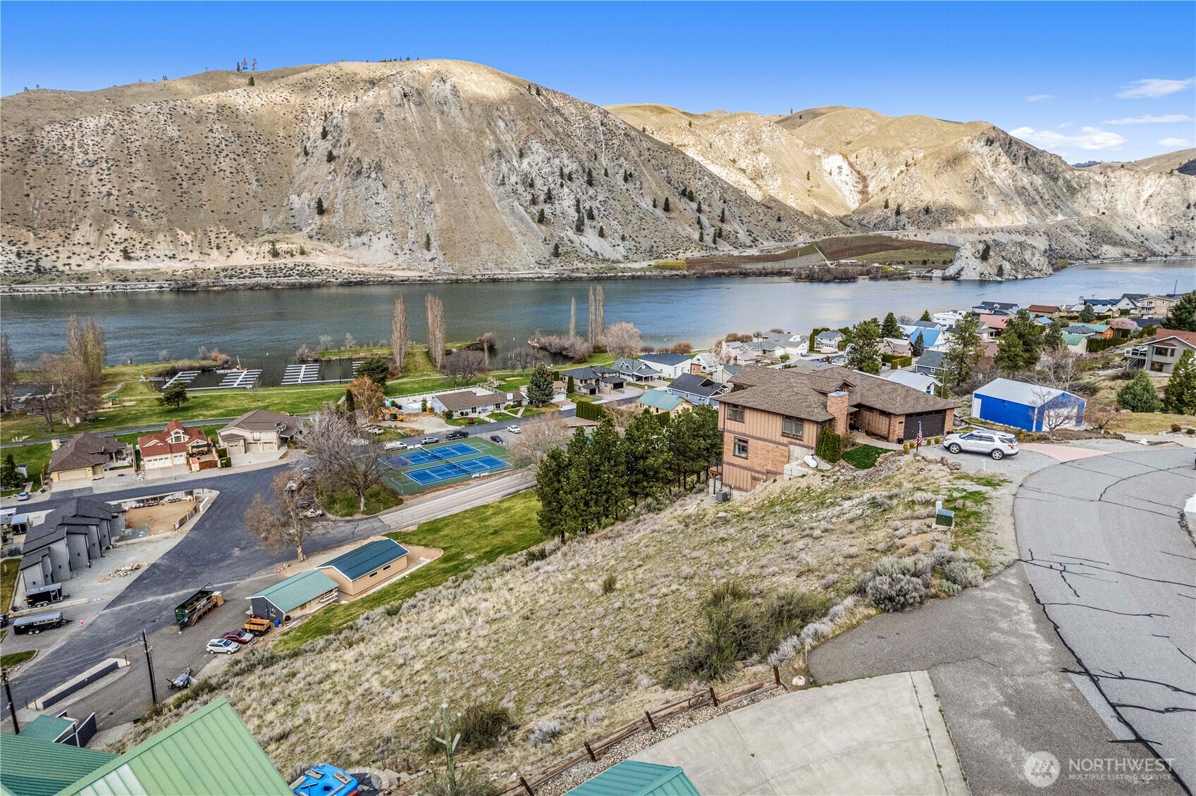 525 W Marine View Dr , Orondo, WA 98843