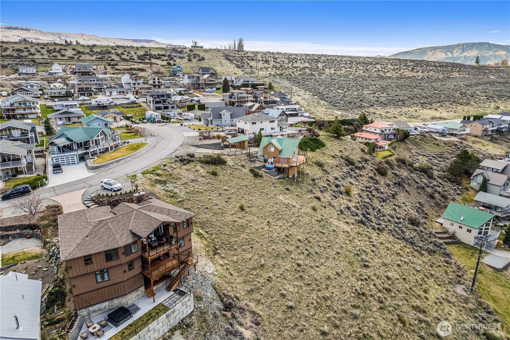 525 W Marine View Dr , Orondo, WA 98843