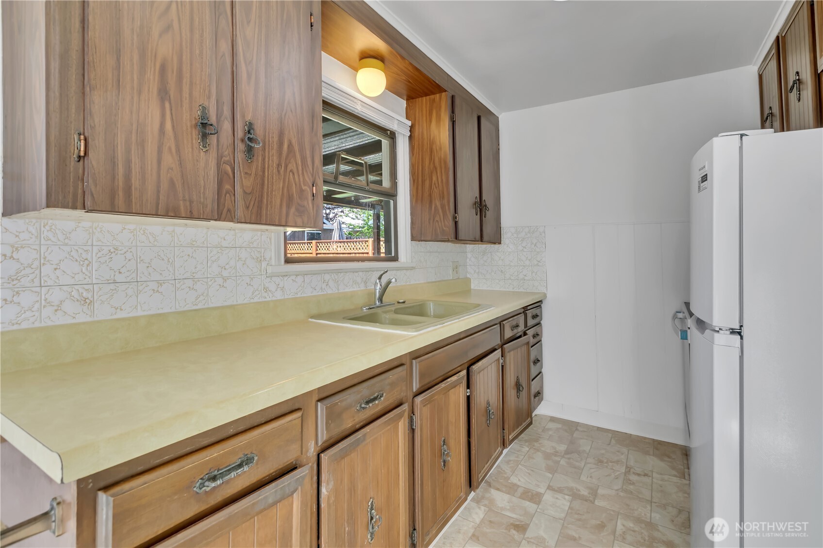 9013 11th Ave SW, Seattle, WA 98106