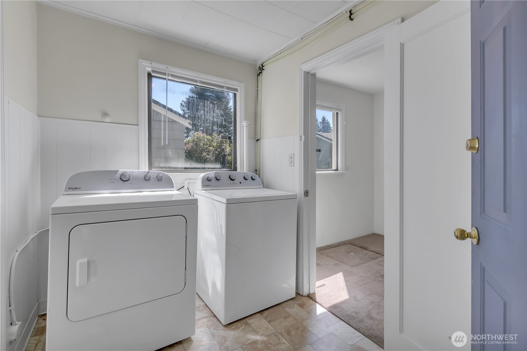 9013 11th Ave SW, Seattle, WA 98106