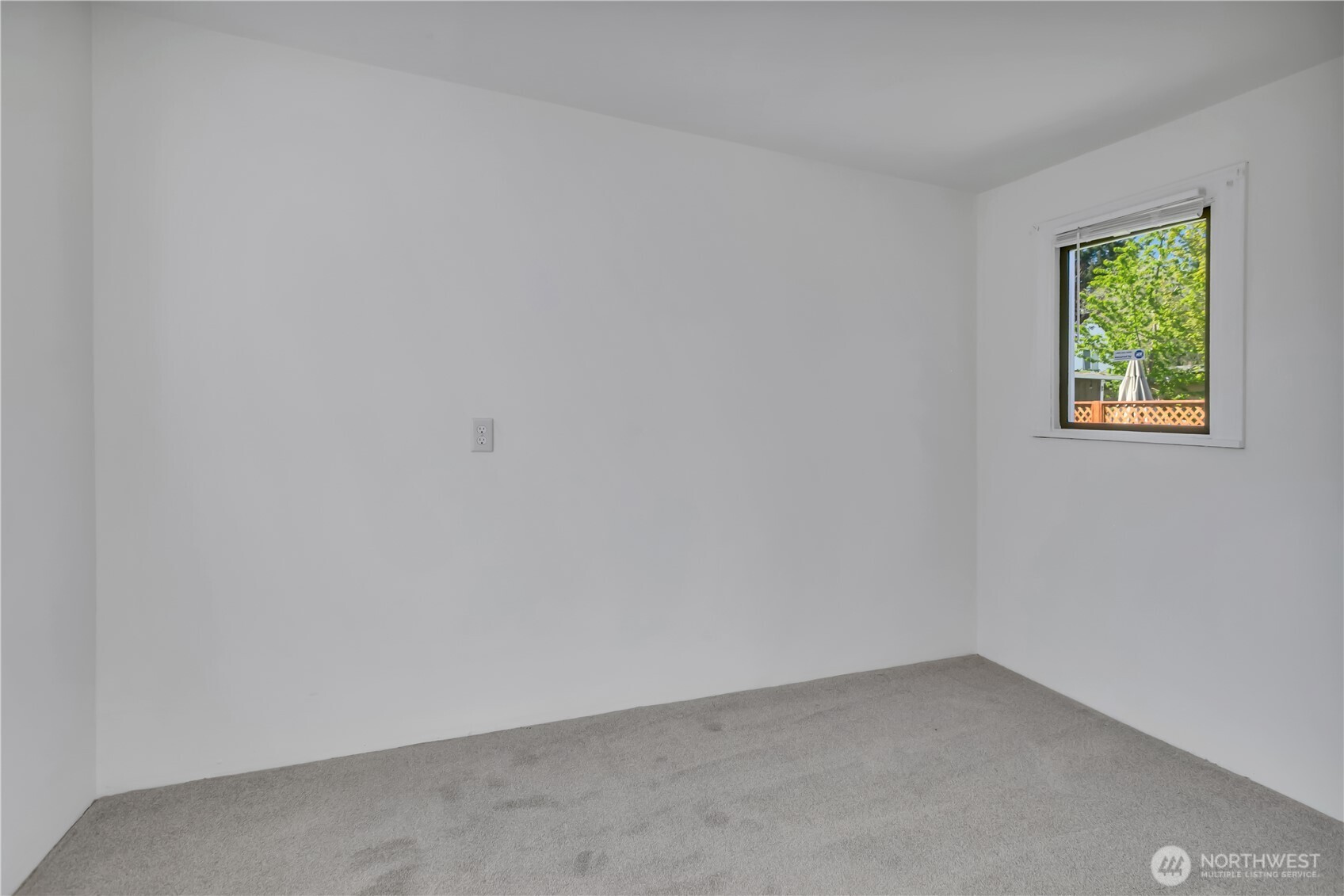 9013 11th Ave SW, Seattle, WA 98106