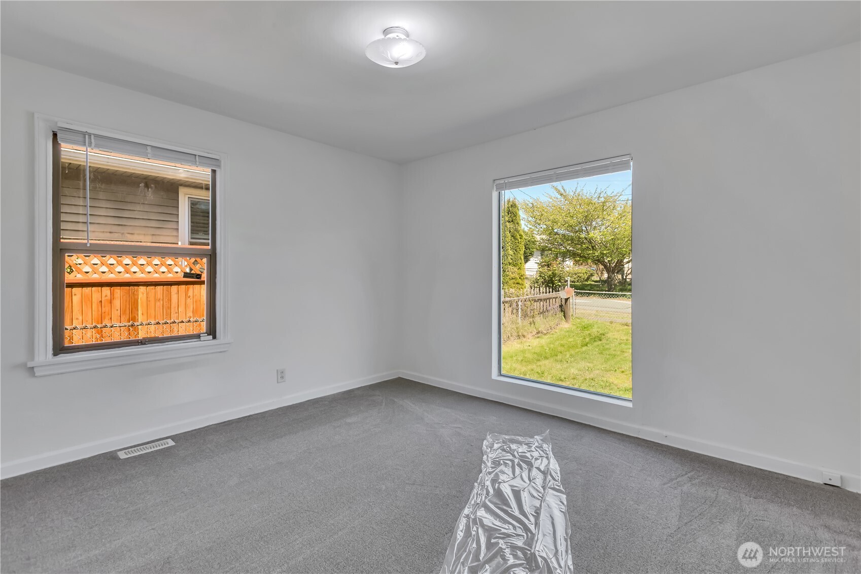 9013 11th Ave SW, Seattle, WA 98106