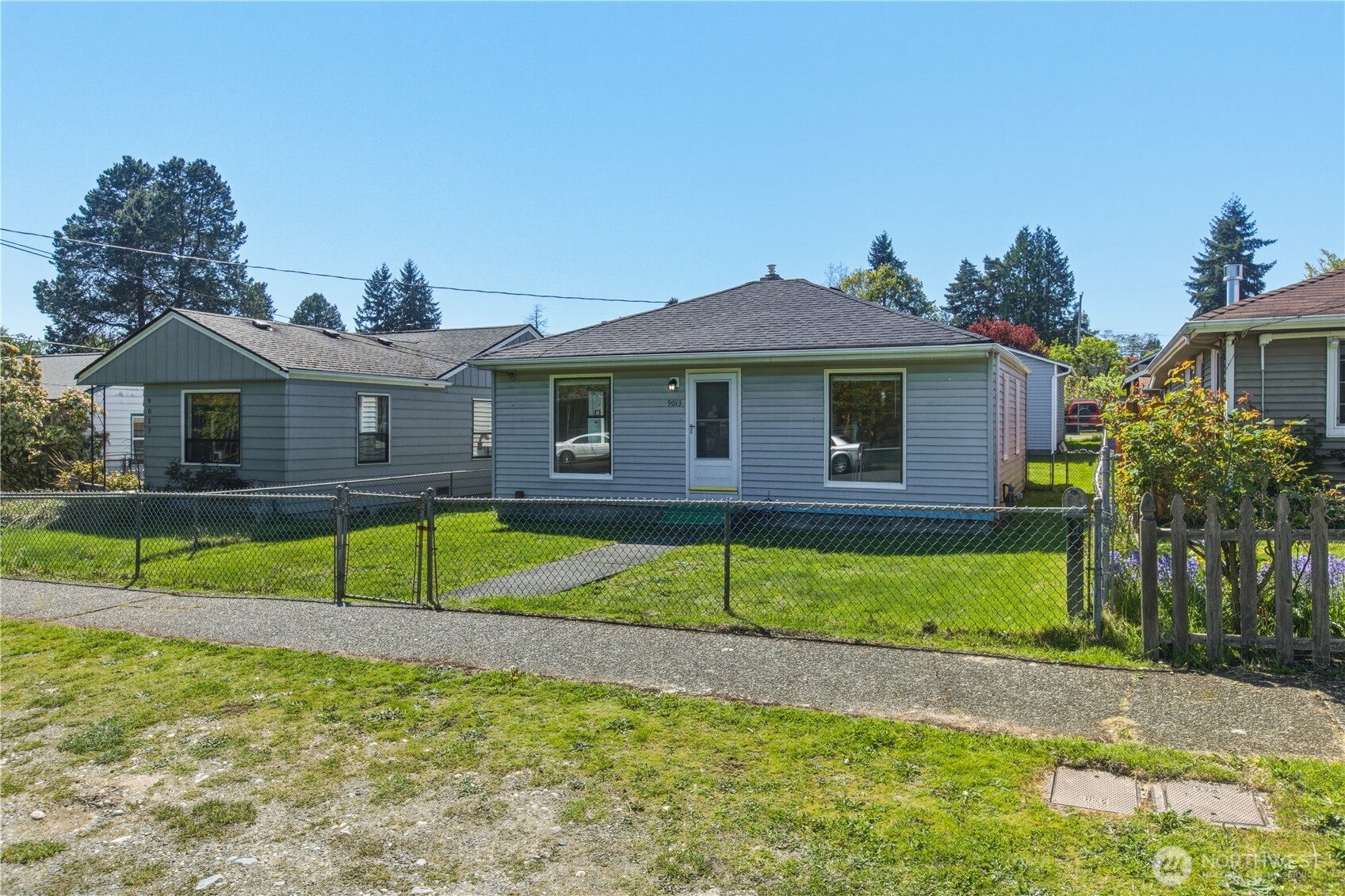 9013 11th Ave SW, Seattle, WA 98106