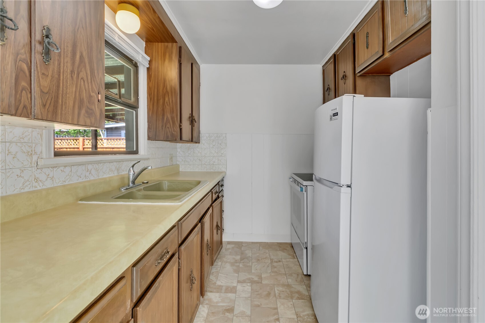 9013 11th Ave SW, Seattle, WA 98106