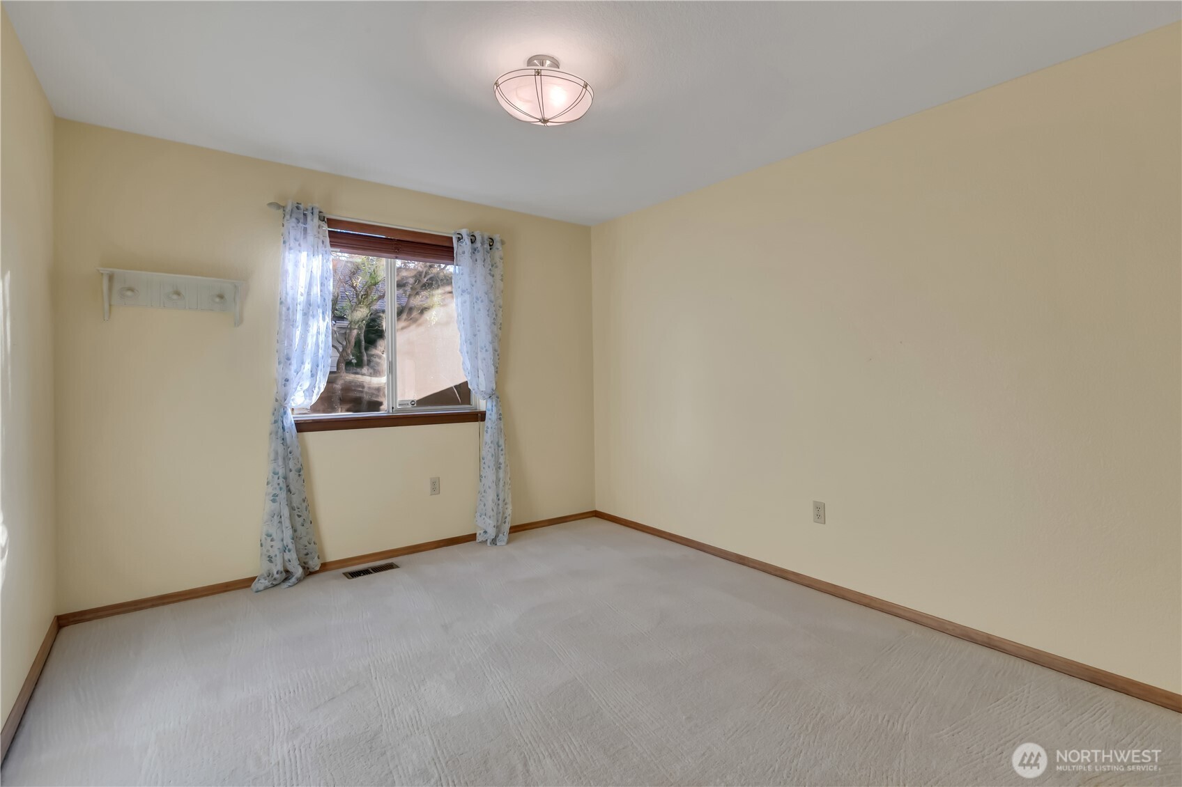 9216 78th Street SW, Tacoma, WA 98498