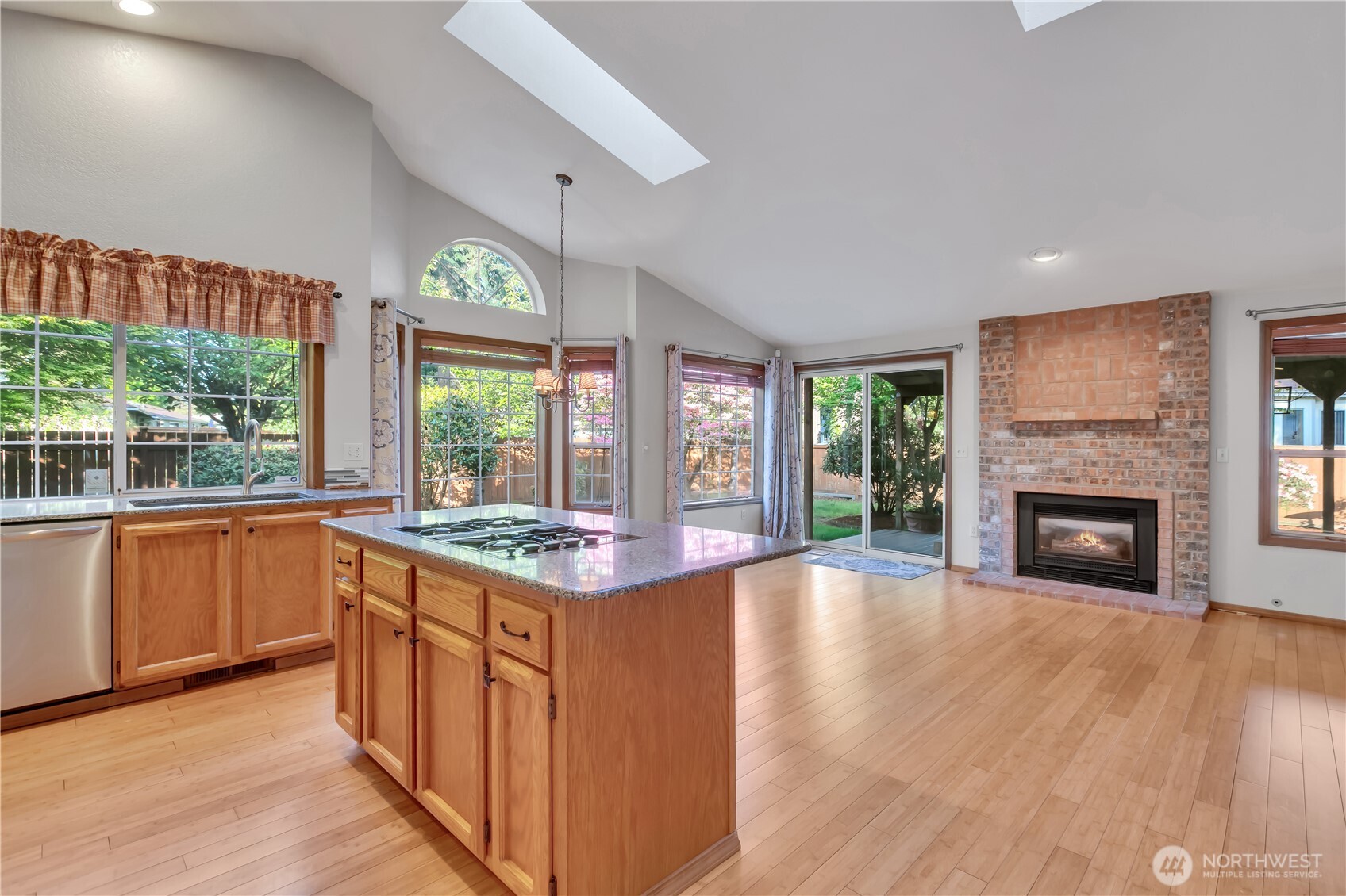 9216 78th Street SW, Tacoma, WA 98498
