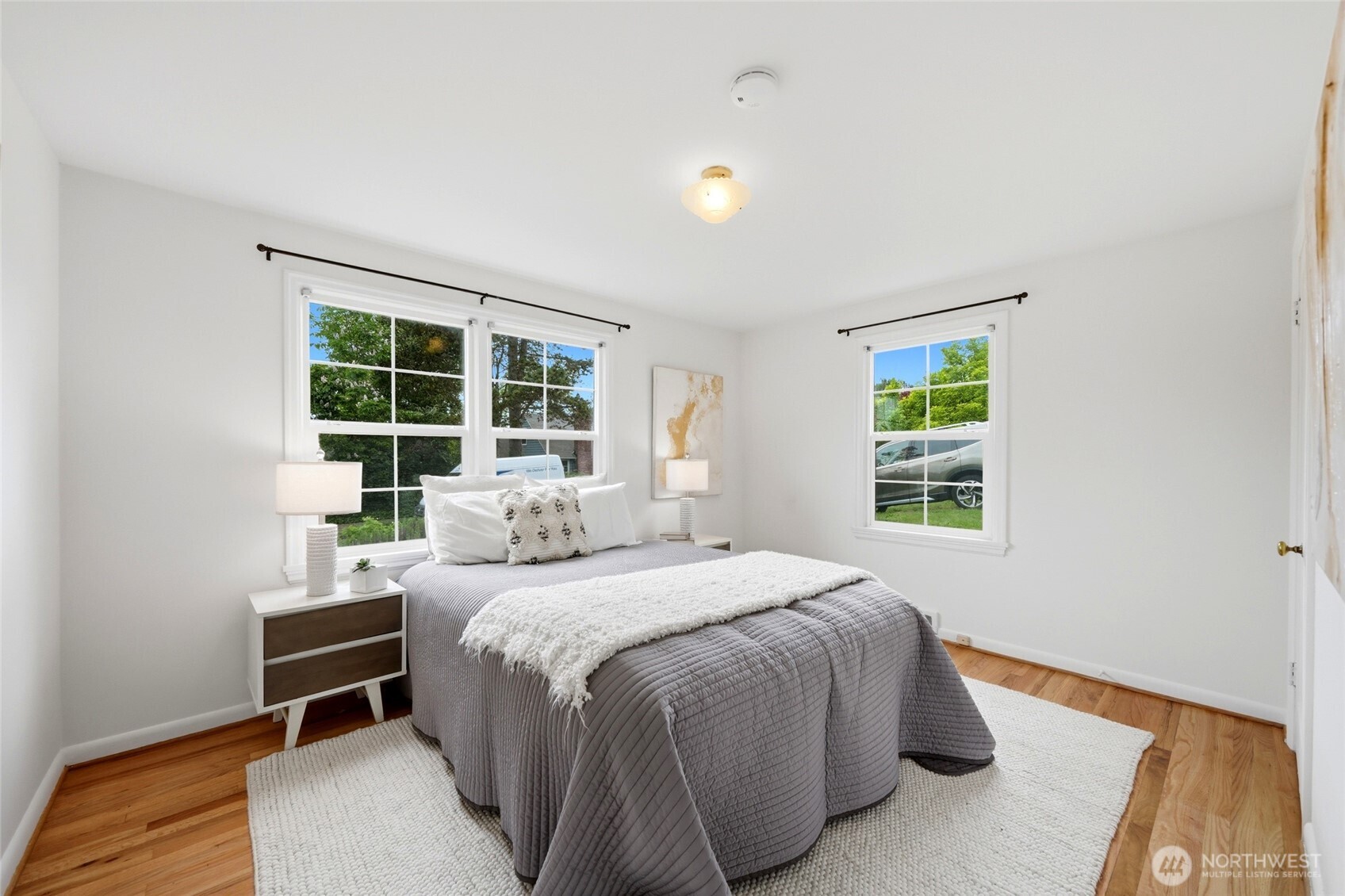 7030 27th Avenue NE, Seattle, WA 98115