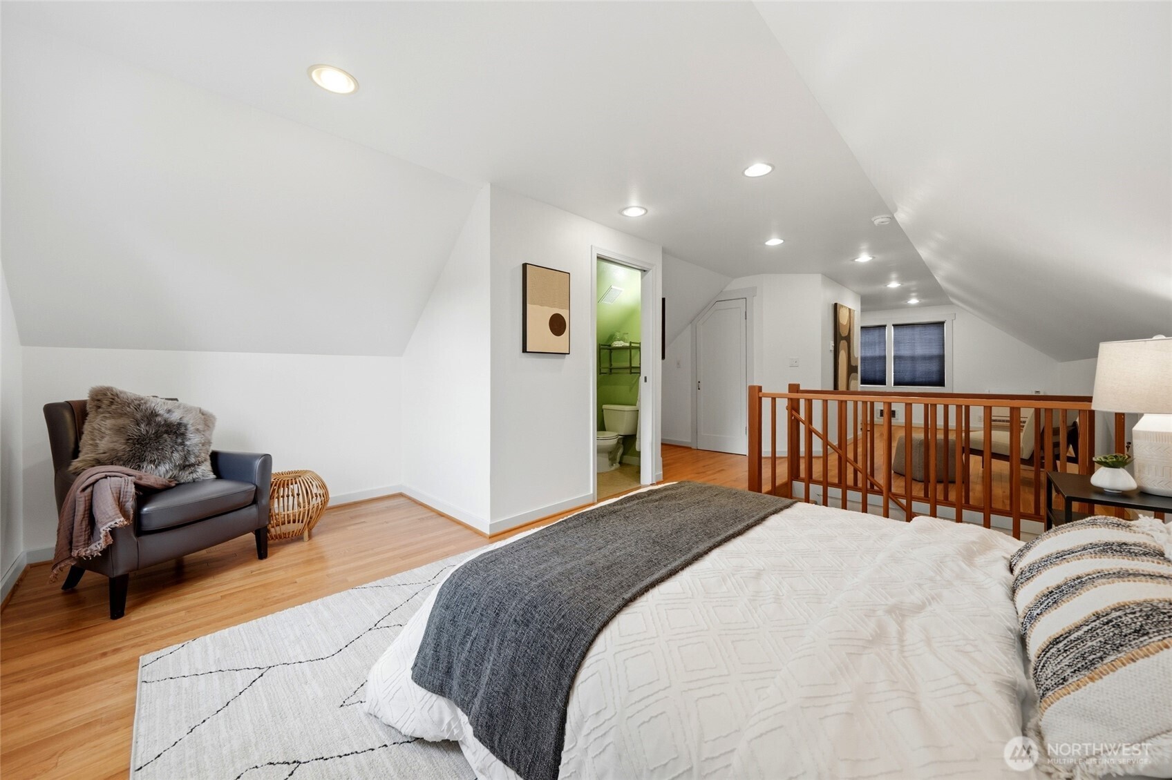 7030 27th Avenue NE, Seattle, WA 98115