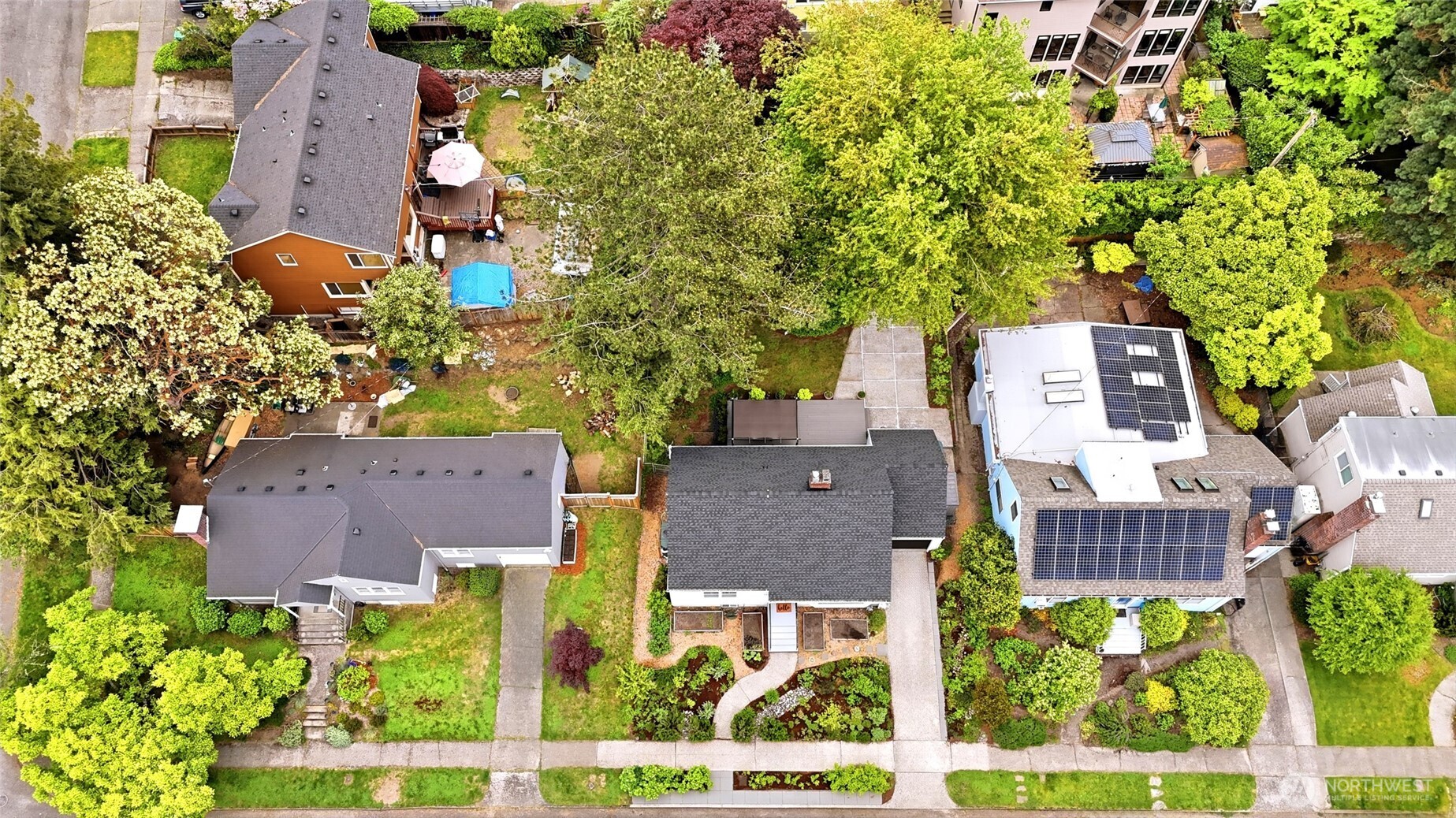 7030 27th Avenue NE, Seattle, WA 98115
